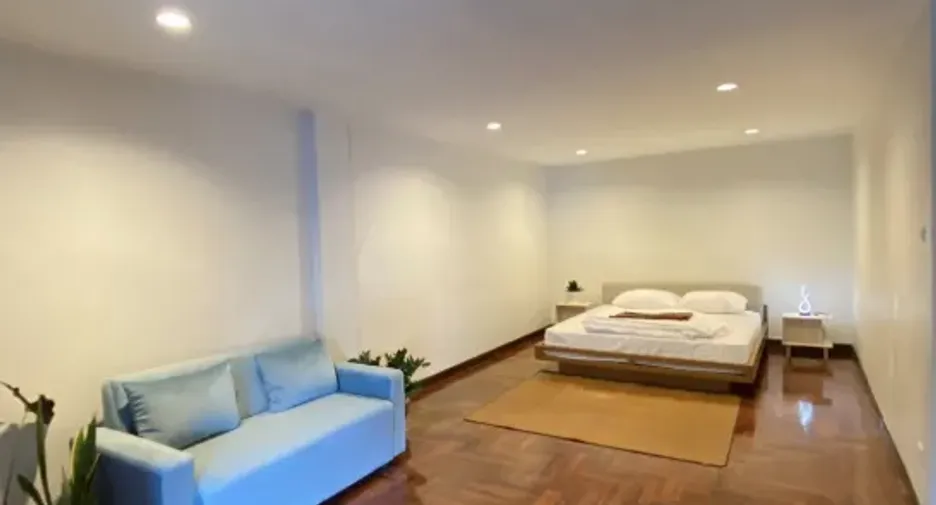 Reihenhaus zur Miete mit 6 Zimmer in Watthana, Bangkok