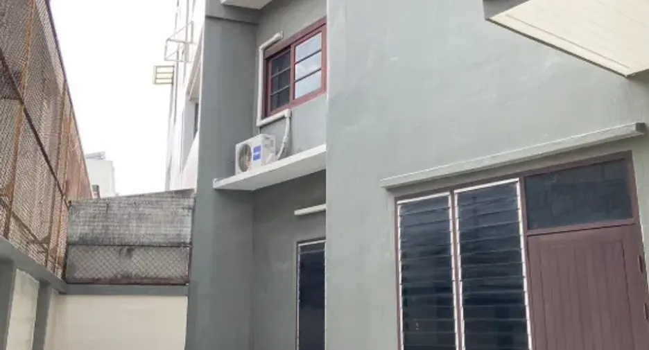Reihenhaus zur Miete mit 6 Zimmer in Watthana, Bangkok
