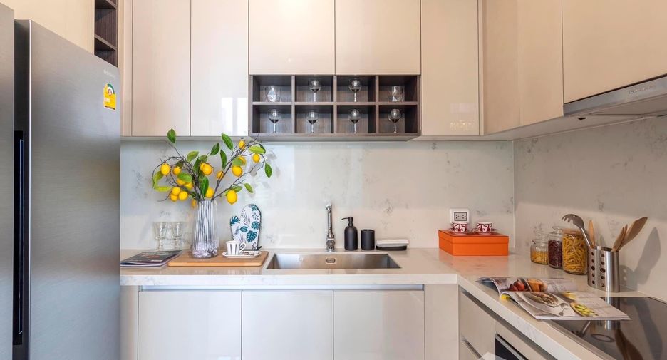 For rent 2 bedrooms condo in Khlong Toei, Bangkok
