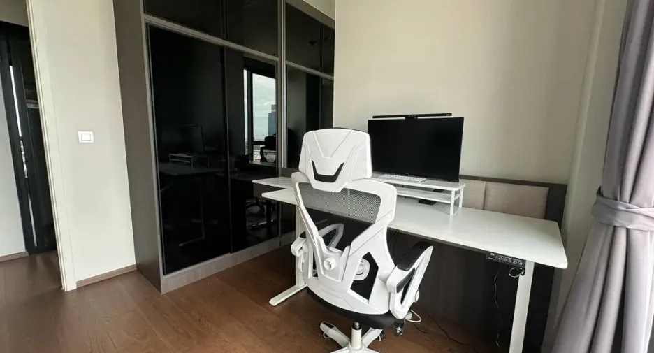 For rent 2 bedrooms condo in Khlong Toei, Bangkok