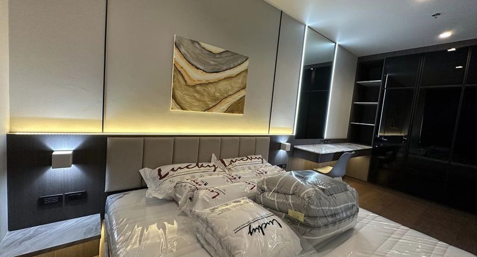 For rent 2 bedrooms condo in Khlong Toei, Bangkok