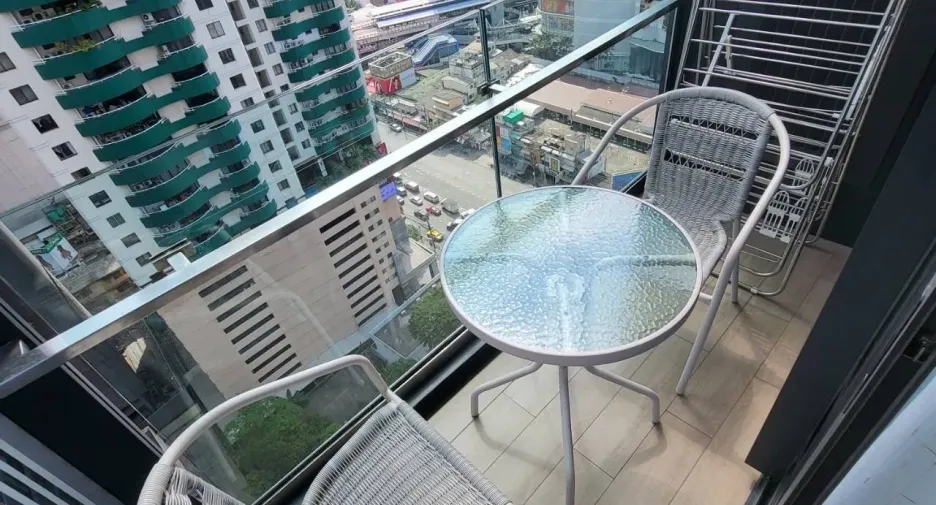 Condo en alquiler de 2 habitaciones en Khlong Toei, Bangkok