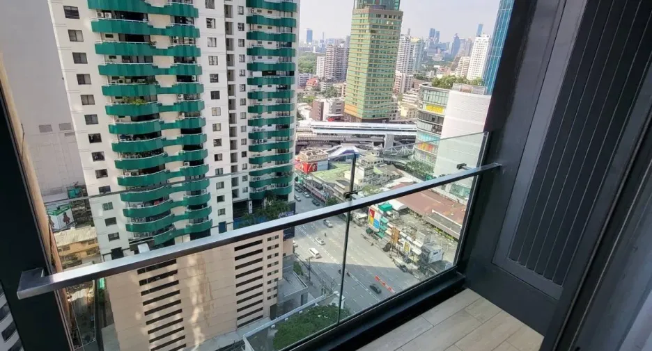Condo en alquiler de 2 habitaciones en Khlong Toei, Bangkok