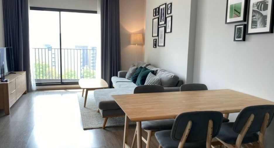 For rent 2 bedrooms condo in Watthana, Bangkok