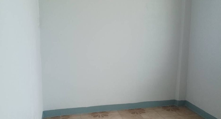 For rent 5 bedrooms retail Space in Khlong Toei, Bangkok