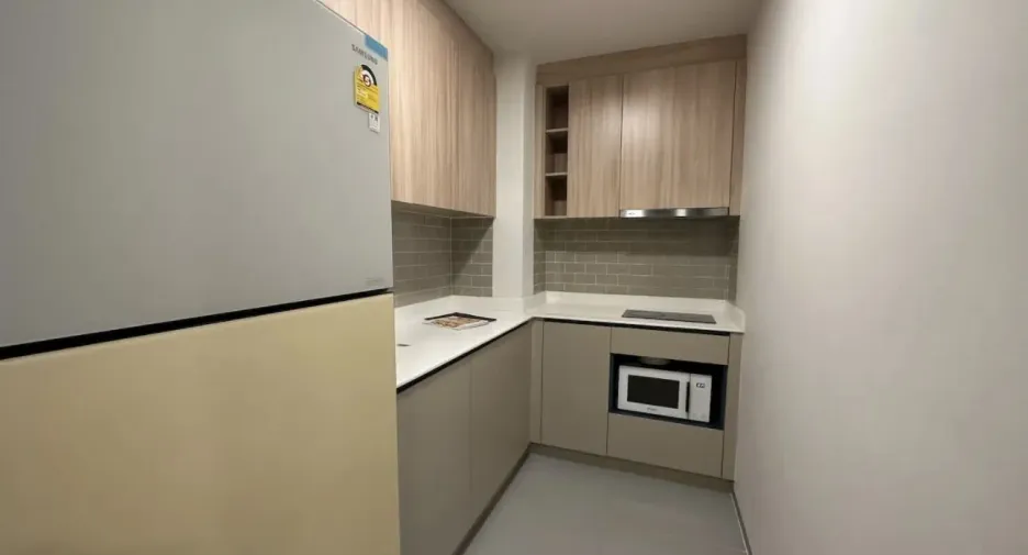 For rent 3 bedrooms condo in Ratchathewi, Bangkok