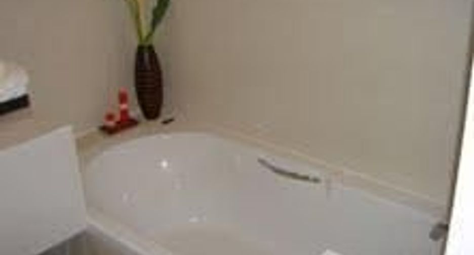 For rent studio condo in Khlong Toei, Bangkok
