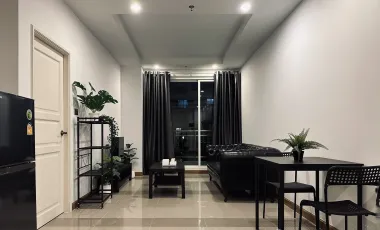 Condo en alquiler de 1 habitaciones en Huai Khwang, Bangkok