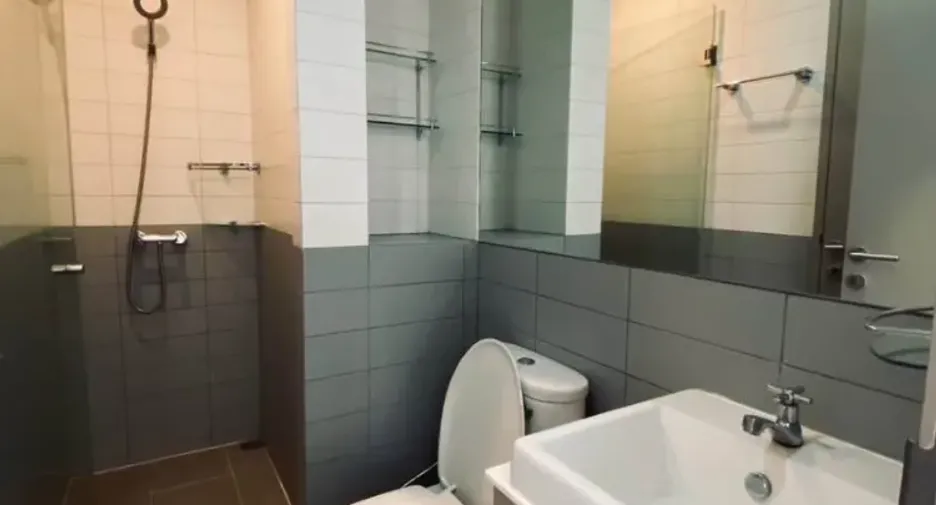 Condo en alquiler de 2 habitaciones en Phra Khanong, Bangkok