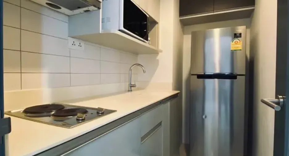 Condo en alquiler de 2 habitaciones en Phra Khanong, Bangkok