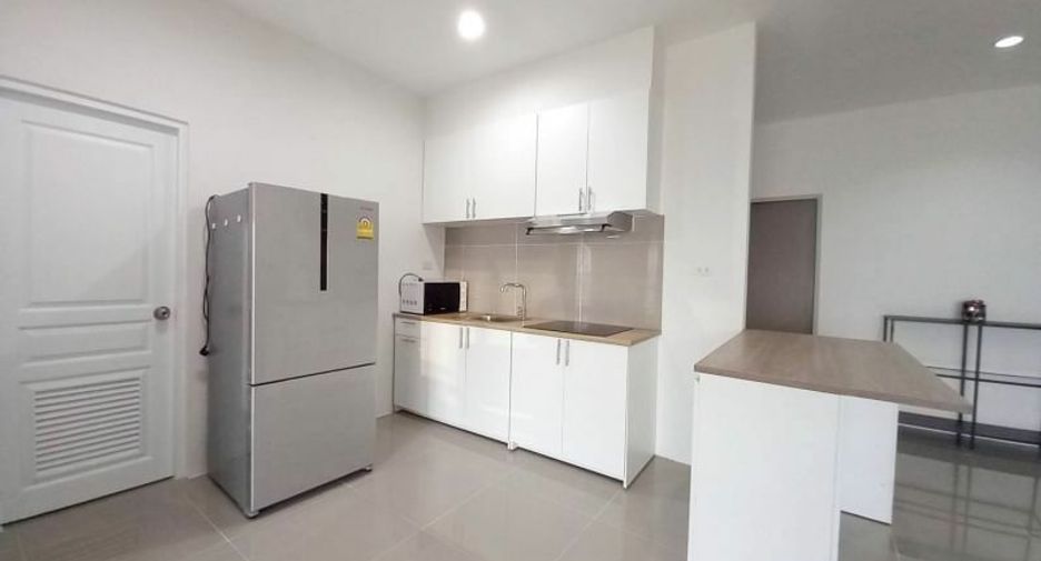 For rent 4 bedrooms condo in Khlong Toei, Bangkok