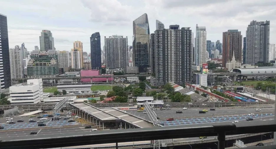 For rent 1 bed condo in Huai Khwang, Bangkok