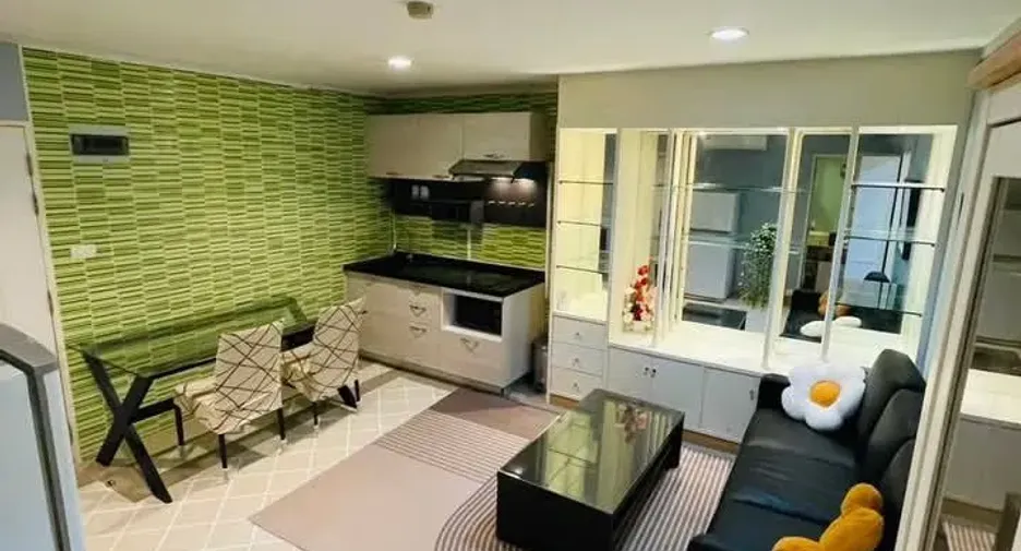 Wohnung zur Miete mit 2 Zimmer in Phra Khanong, Bangkok