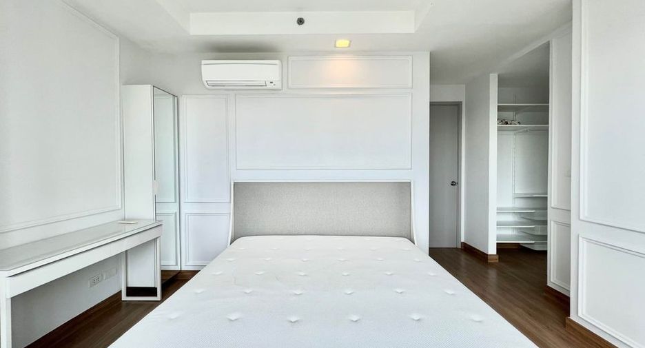 For rent 2 ベッドルーム condo in Watthana, Bangkok