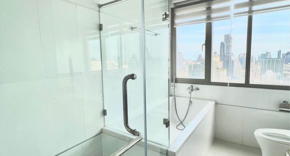 For rent 2 ベッドルーム condo in Watthana, Bangkok
