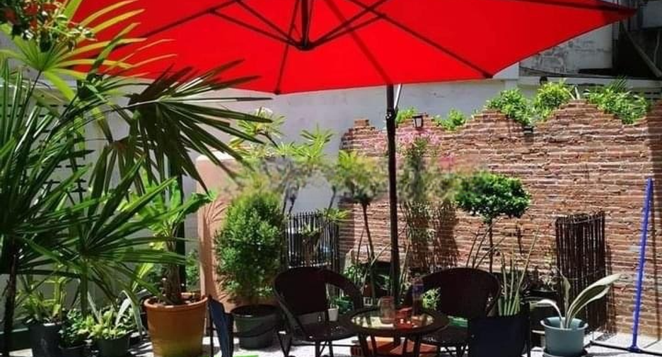 Haus zur Miete mit 2 Zimmer in Pathum Wan, Bangkok