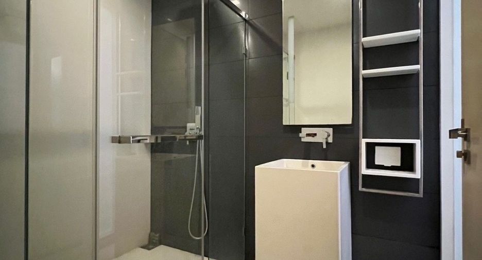 Wohnung zur Miete mit 2 Zimmer in Khlong San, Bangkok