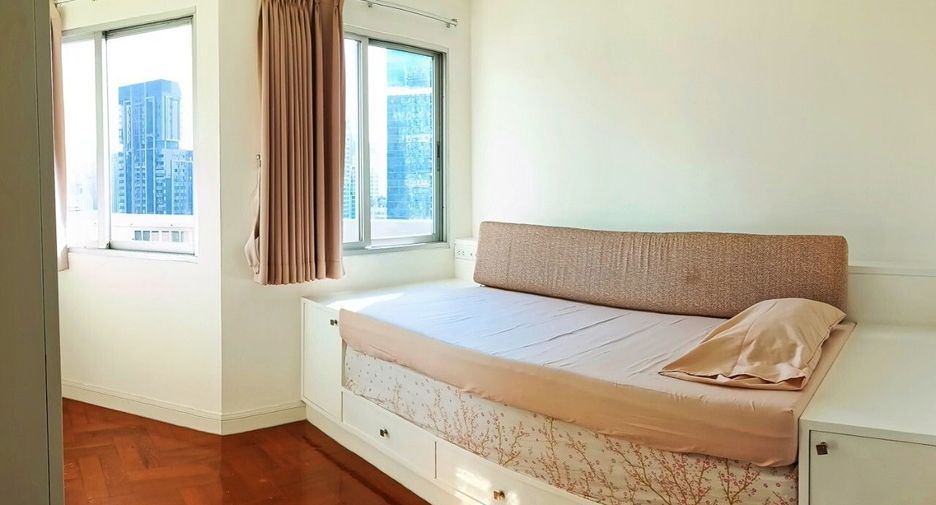 For rent 2 bedrooms condo in Watthana, Bangkok