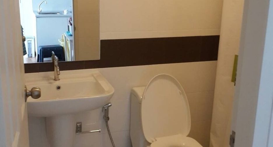 Wohnung zur Miete mit 1 Zimmer in Bang Rak, Bangkok