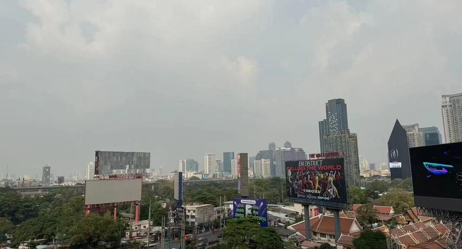 For rent 2 bedrooms condo in Watthana, Bangkok