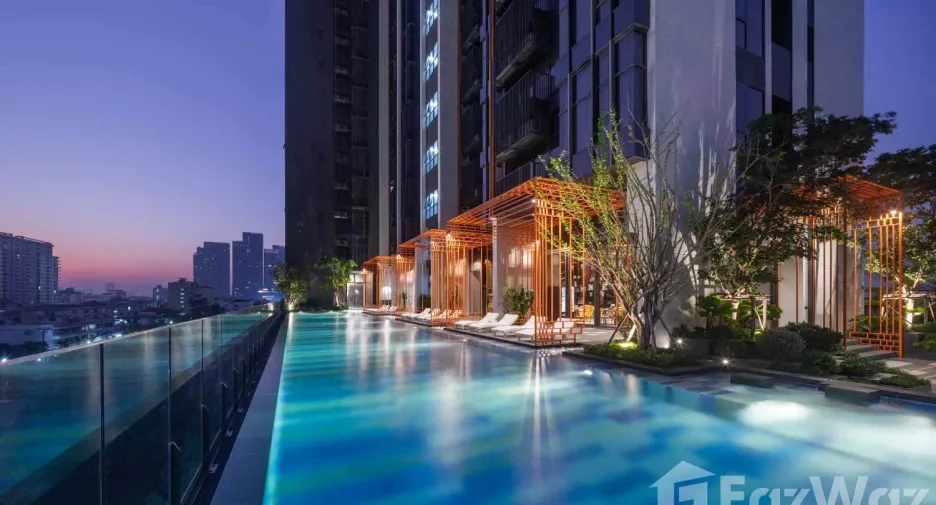 For rent 2 bedrooms condo in Phra Khanong, Bangkok