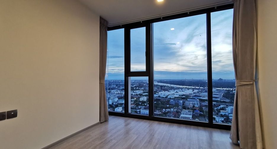 For rent 2 bedrooms condo in Phra Khanong, Bangkok