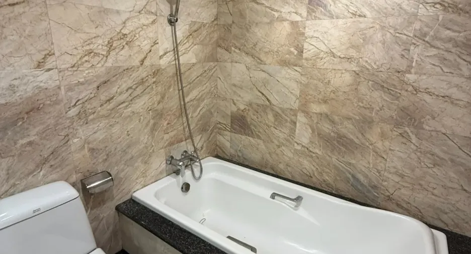 Wohnung zur Miete mit 2 Zimmer in Khlong Toei, Bangkok