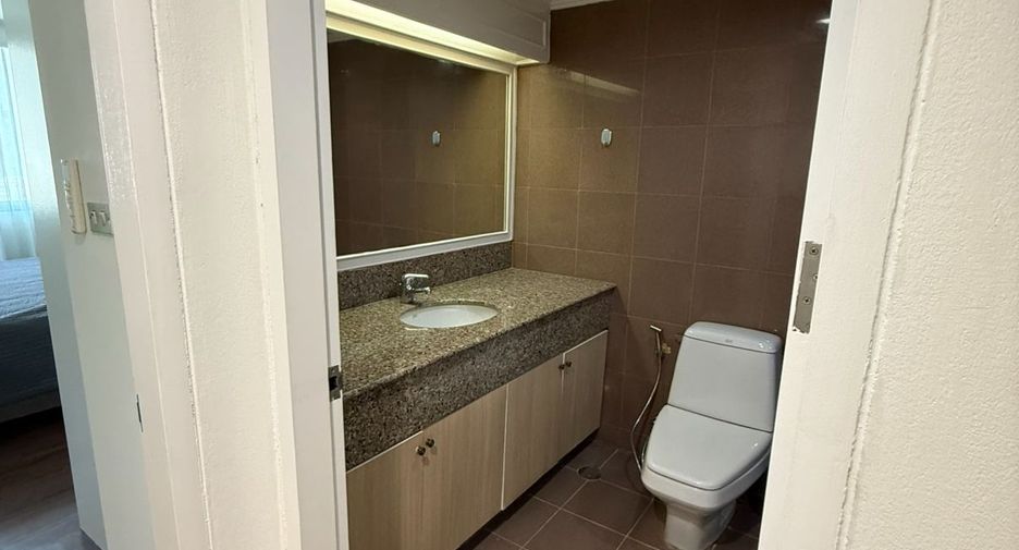 Wohnung zur Miete mit 2 Zimmer in Khlong Toei, Bangkok