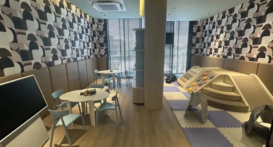 For rent 1 bed condo in Phaya Thai, Bangkok