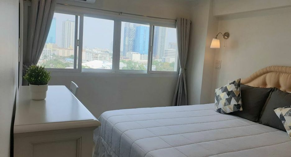 For rent 1 bed condo in Watthana, Bangkok