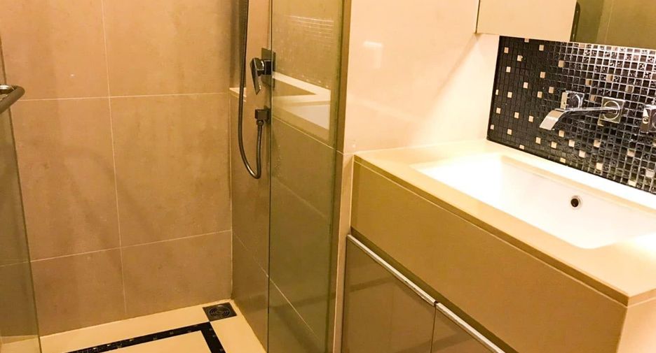 For rent 2 ベッドルーム condo in Sathon, Bangkok