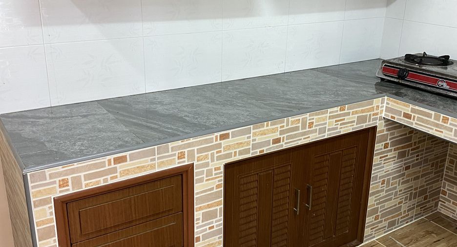 For rent 2 bedrooms townhouse in Phra Samut Chedi, Samut Prakan