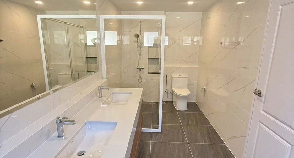 For rent 4 bedrooms house in Don Mueang, Bangkok