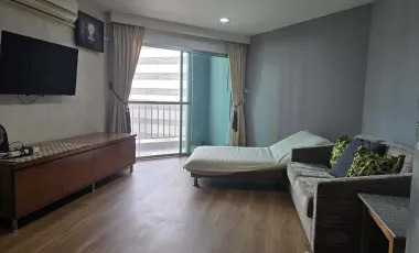 For rent 2 bedrooms condo in Huai Khwang, Bangkok