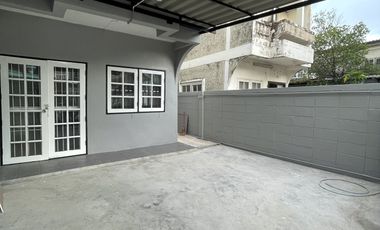 Reihenhaus zur Miete mit 2 Zimmer in Chom Thong, Bangkok