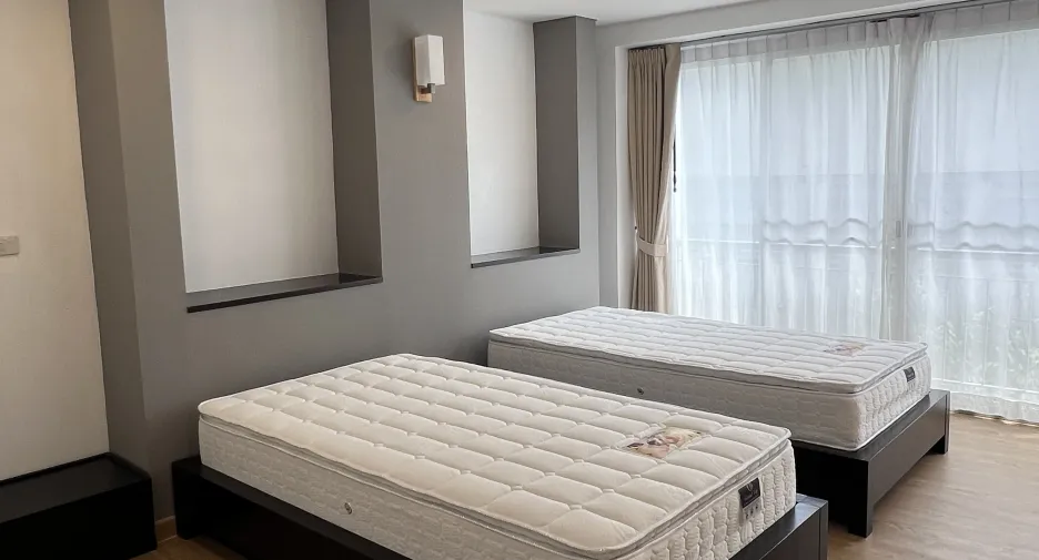 For rent 2 bedrooms condo in Watthana, Bangkok