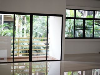 For rent office in Phra Khanong, Bangkok