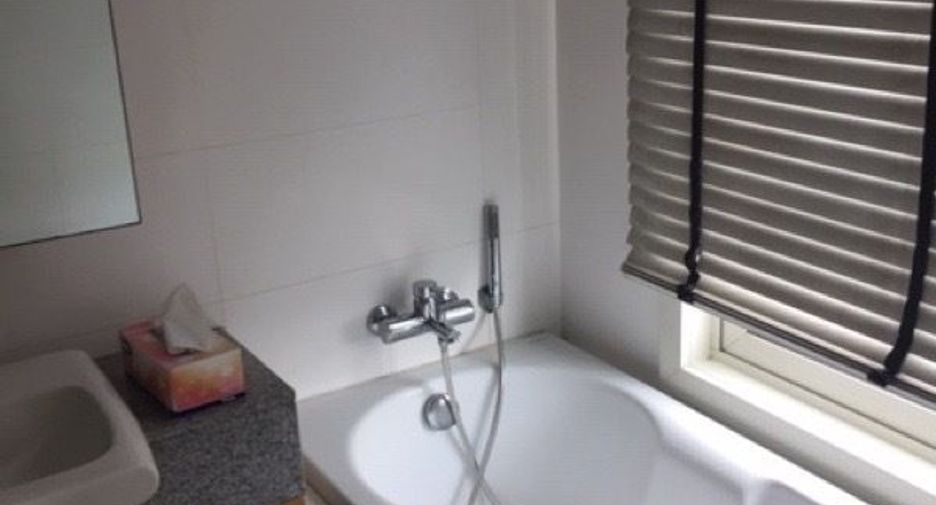 For rent 2 ベッドルーム condo in Pathum Wan, Bangkok