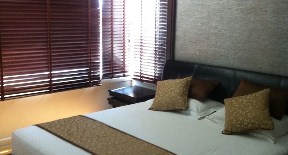 For rent 2 bedrooms condo in Pathum Wan, Bangkok