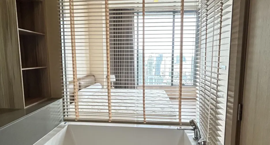 For rent 1 bed condo in Watthana, Bangkok