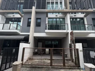 ให้เช่า 3 ห้องนอน ทาวน์เฮ้าส์ ใน คลองเตย, กรุงเทพฯ