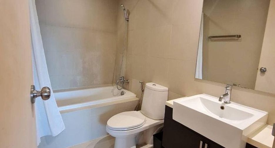 For rent studio condo in Khlong Toei, Bangkok