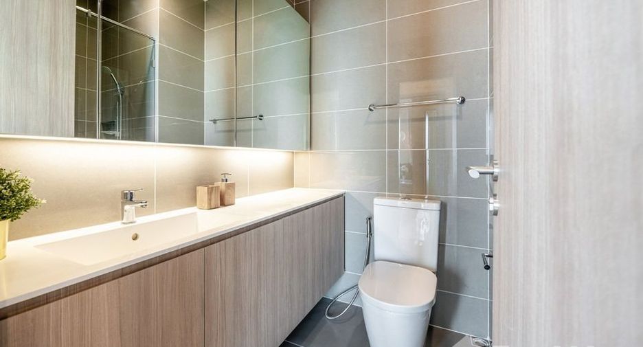 For rent 2 bedrooms condo in Phaya Thai, Bangkok