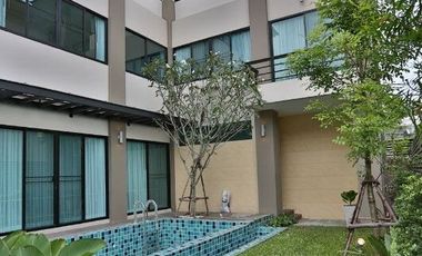 For rent 3 bedrooms house in Watthana, Bangkok