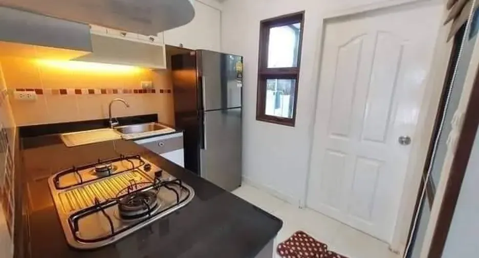 Reihenhaus zur Miete mit 3 Zimmer in Phra Khanong, Bangkok