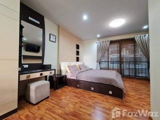 For rent 3 bedrooms townhouse in Phra Khanong, Bangkok