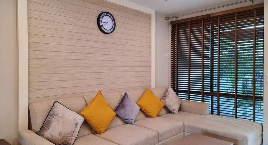 Reihenhaus zur Miete mit 3 Zimmer in Phra Khanong, Bangkok