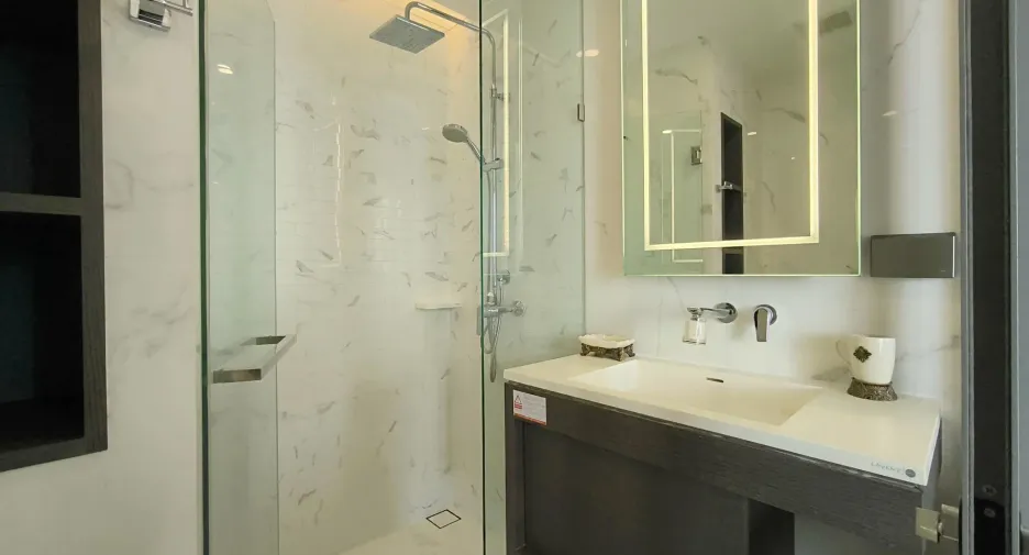 For rent 1 bed condo in Khlong Toei, Bangkok