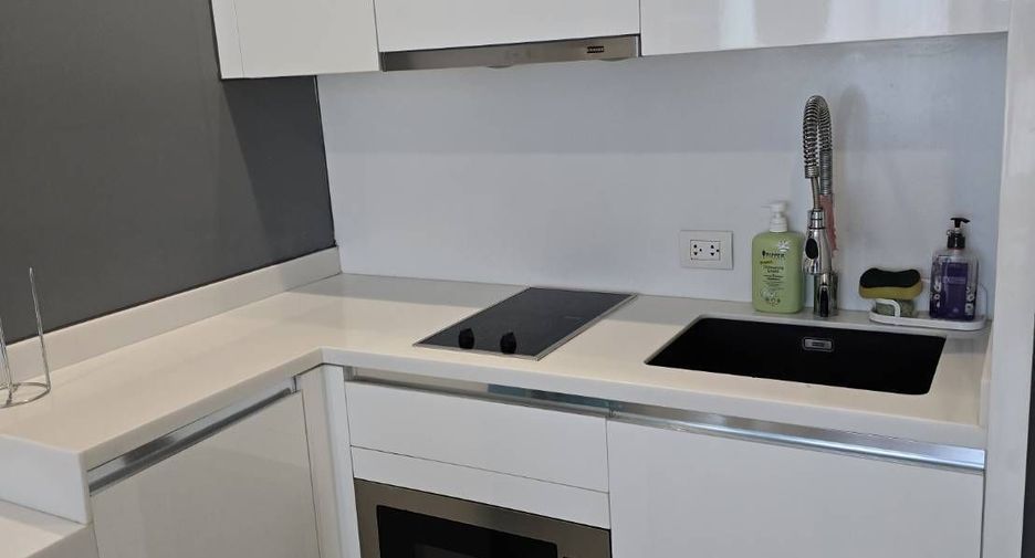 For rent 1 bed condo in Pathum Wan, Bangkok