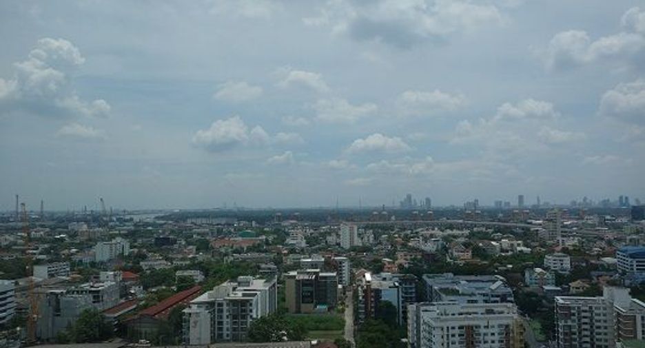 For rent 2 bedrooms condo in Phra Khanong, Bangkok